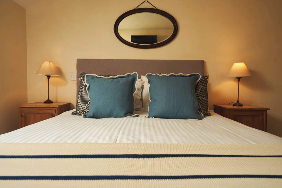 Standard Double Room | Free WiFi, bed sheets