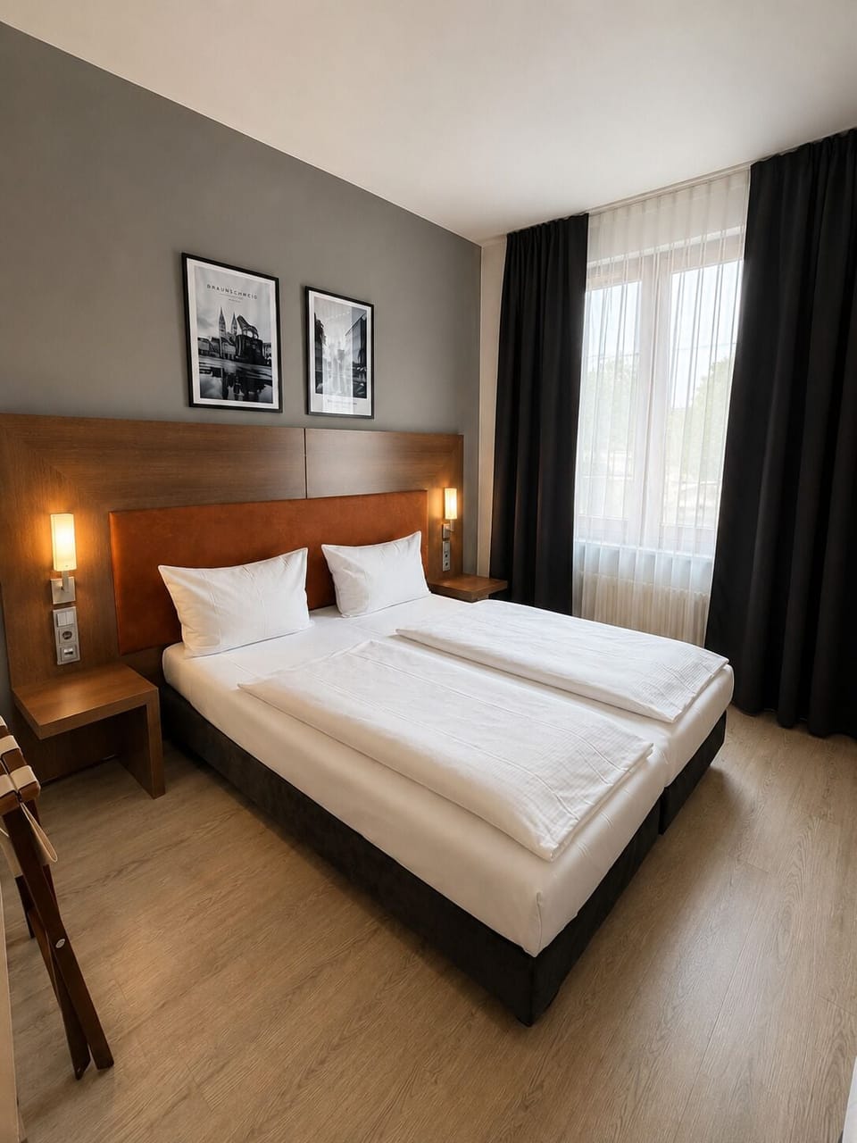 Double Room | Individually decorated, individually furnished, desk, blackout drapes