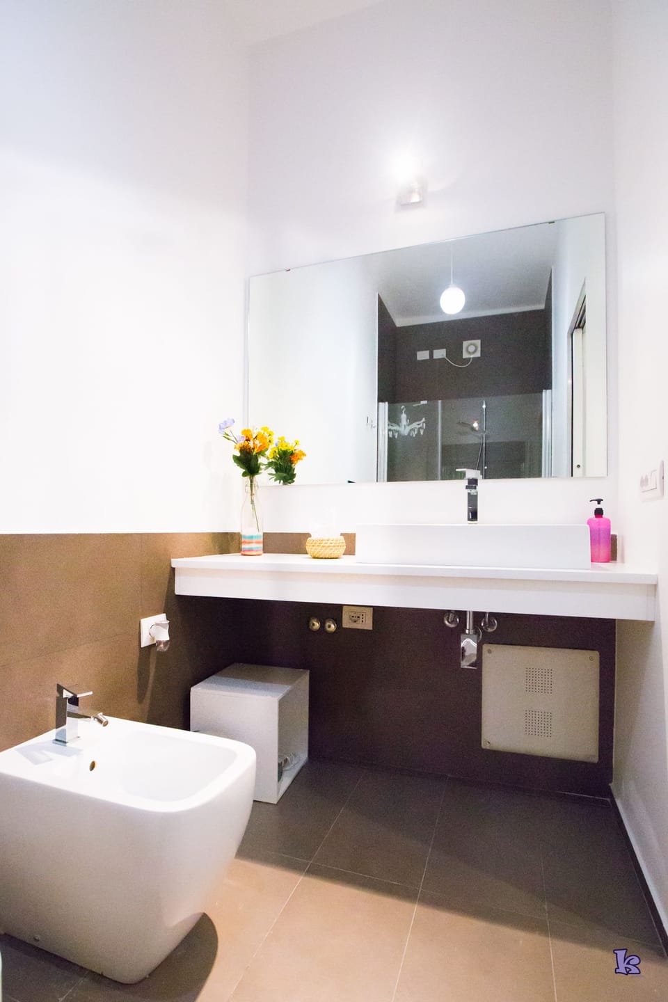 Triple Room | Bathroom | Shower, free toiletries, hair dryer, bidet