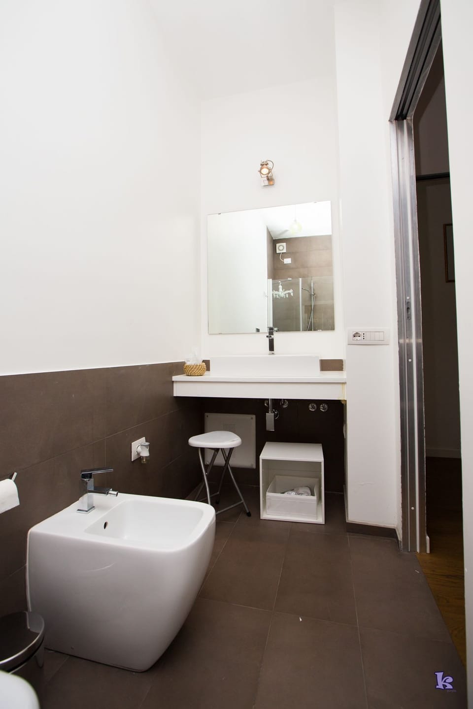 Double Room | Bathroom | Shower, free toiletries, hair dryer, bidet