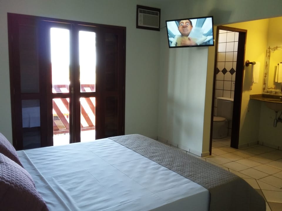 Quadruple Room | Minibar, iron/ironing board, free WiFi, bed sheets