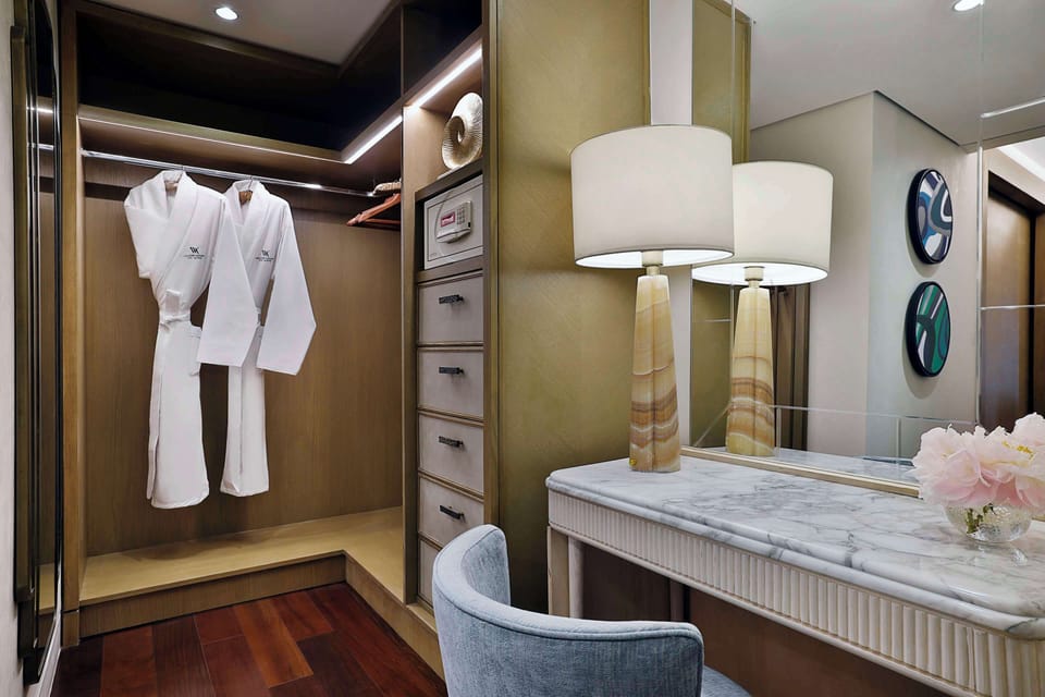 Premier suite | Premium bedding, minibar, in-room safe, desk