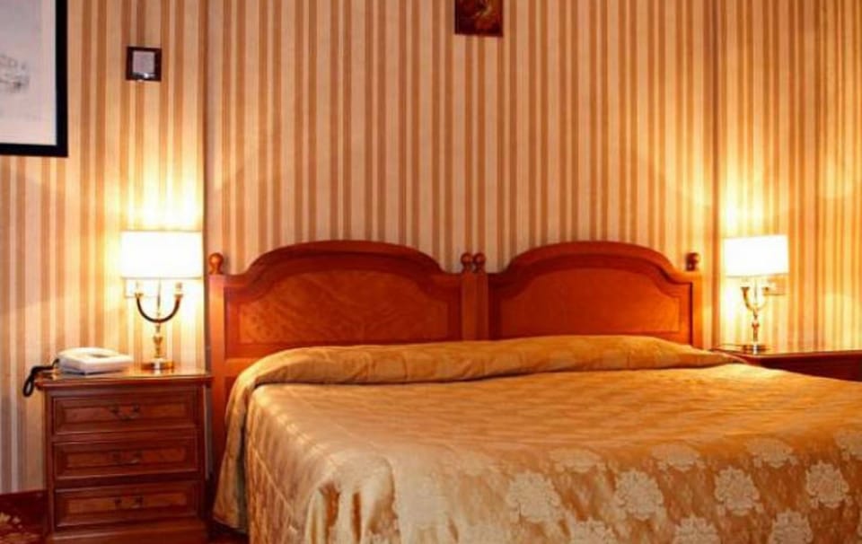 In-room safe, desk, free WiFi, bed sheets