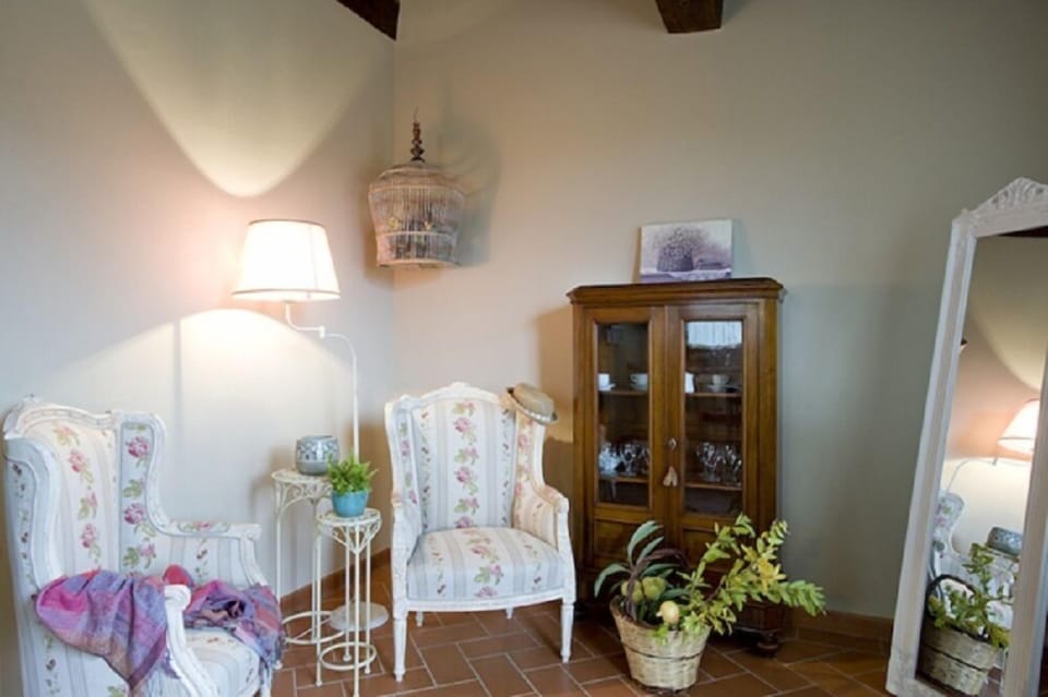 Romantic Apartment, 1 Bedroom, Terrace, Ground Floor | Living area