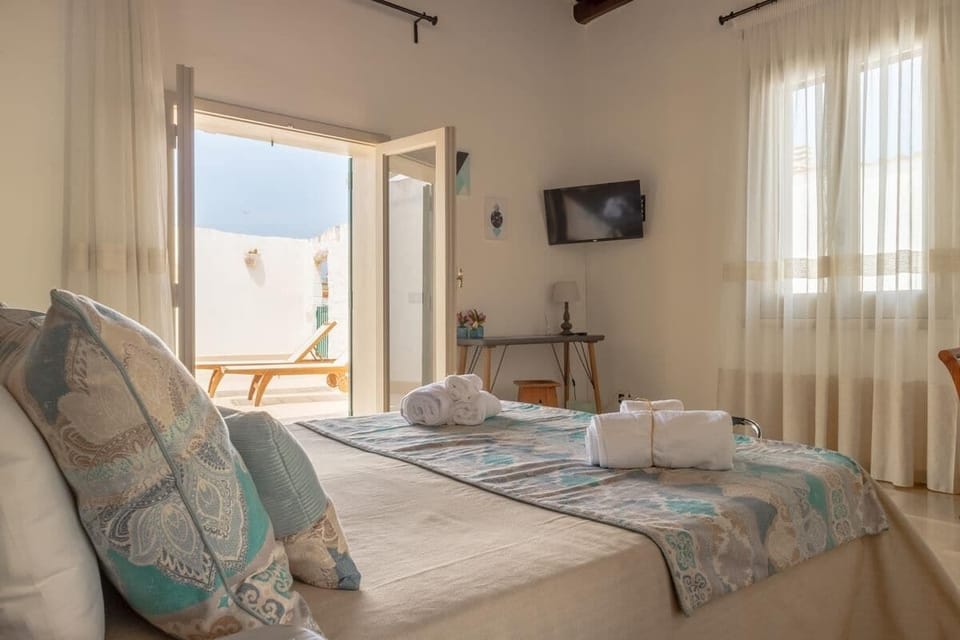 Exclusive Apartment, 1 Bedroom, Terrace | Premium bedding, memory foam beds, individually decorated
