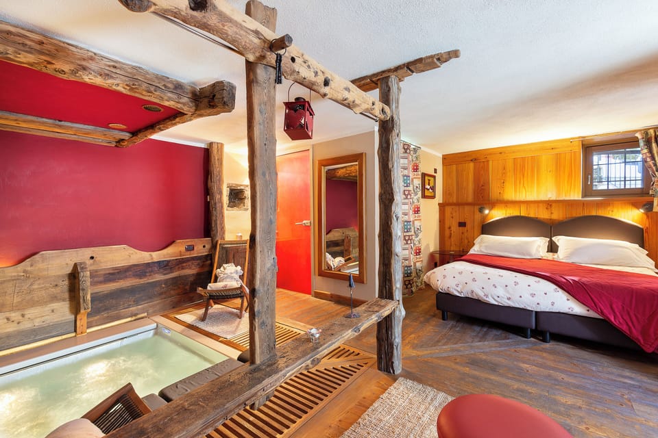 Junior Suite, Jetted Tub | Premium bedding, in-room safe, soundproofing, free WiFi