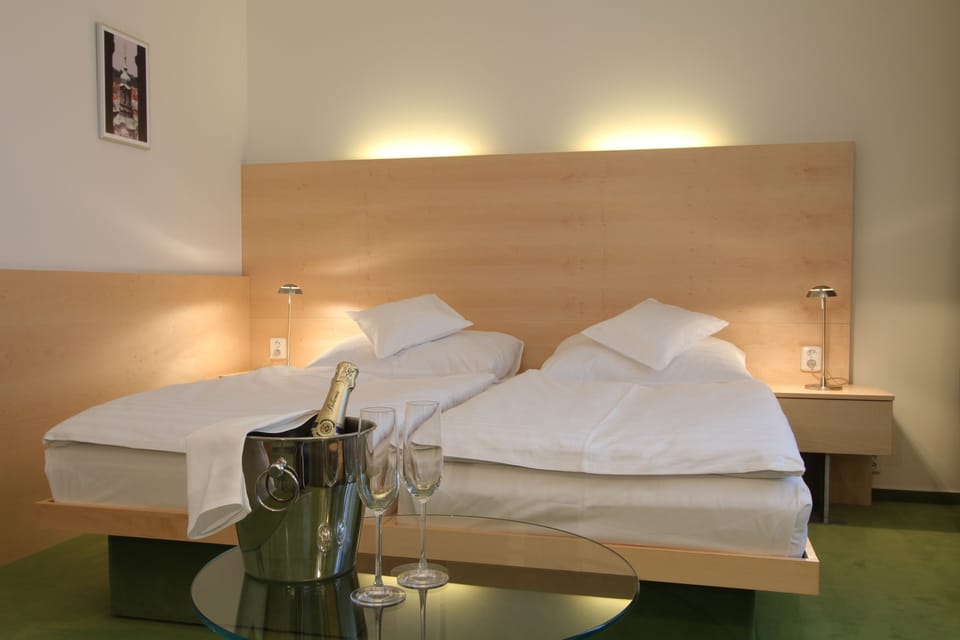 In-room safe, desk, soundproofing, iron/ironing board