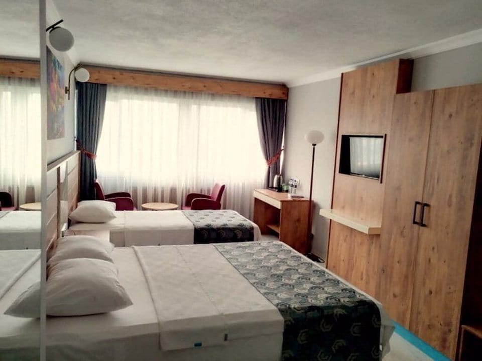 Minibar, desk, soundproofing, iron/ironing board