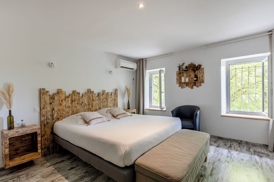 Room (Mistelle) | Room amenity