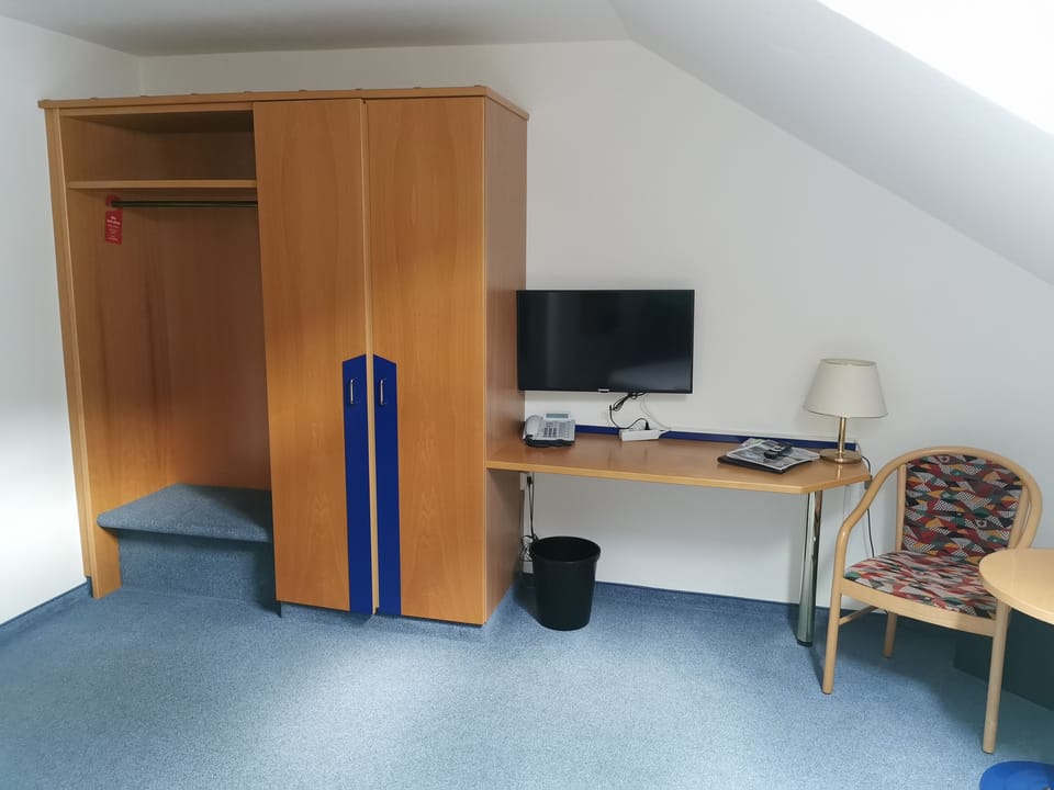 Basic Double Room, Non Smoking, Valley View | Desk, laptop workspace, blackout drapes, free WiFi
