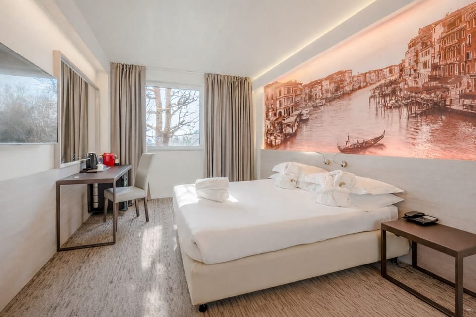 Superior Double or Twin Room | Premium bedding, down comforters, minibar, in-room safe