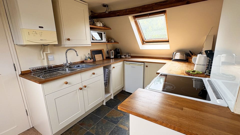 Kitchen, The Leat at Wynard Mill, Bolthole Retreats