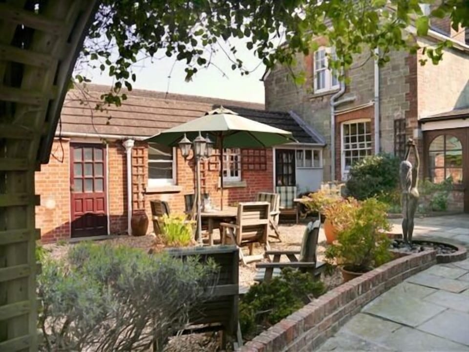 La Fleur de Lys Hotel in North Dorset District