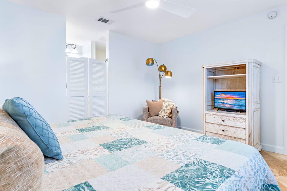 Bedroom 2, king with attached bath