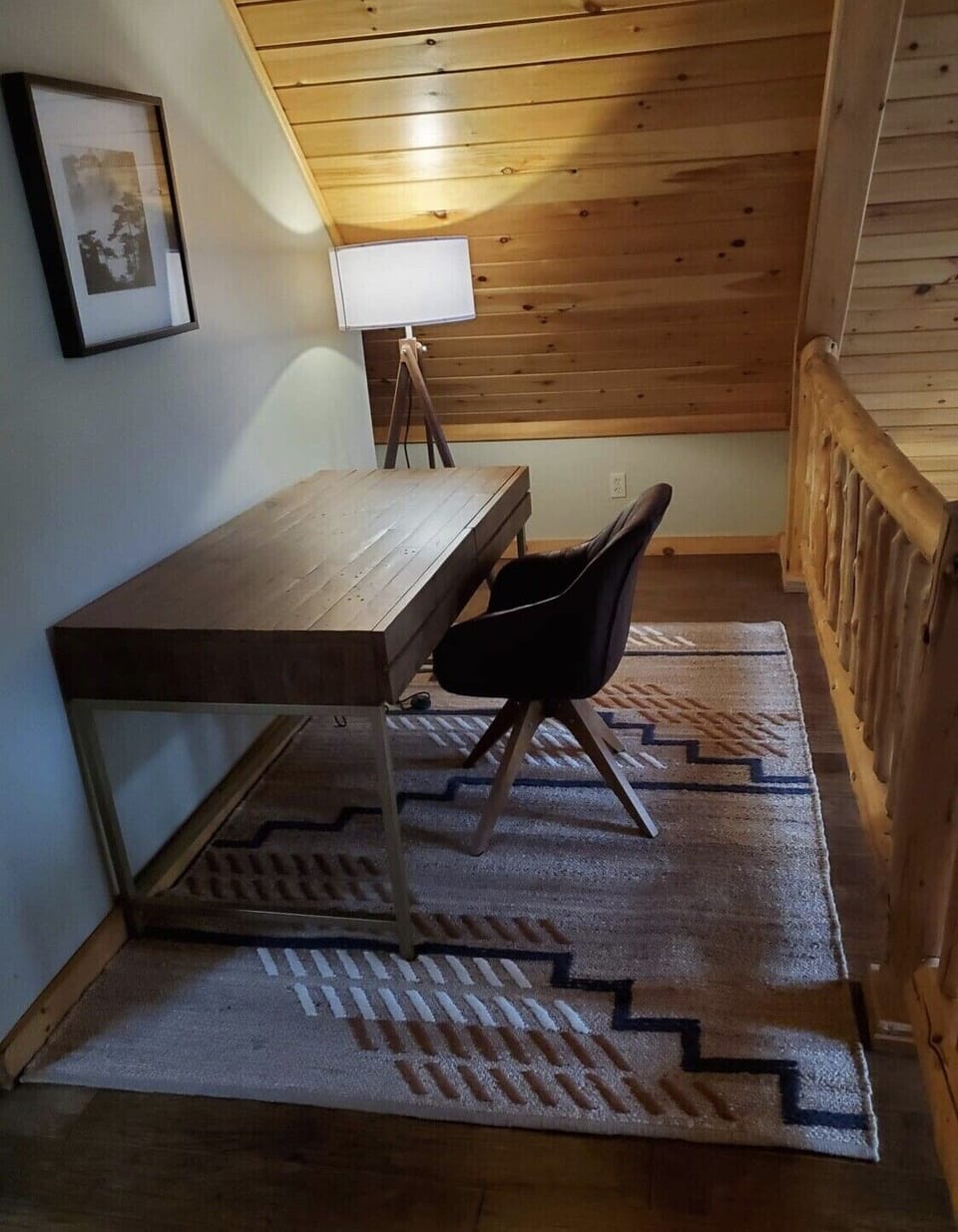Laptop friendly work-area