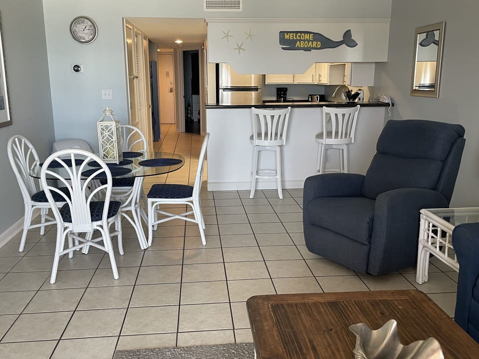 Plenty of seating in the dinette area.
