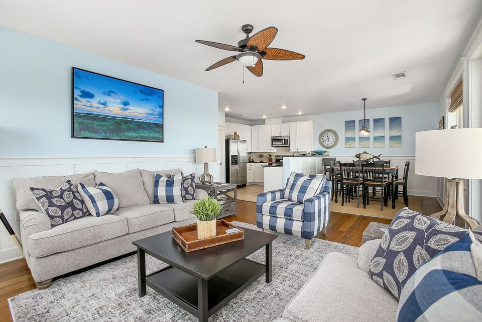 Open spacious floor plan.