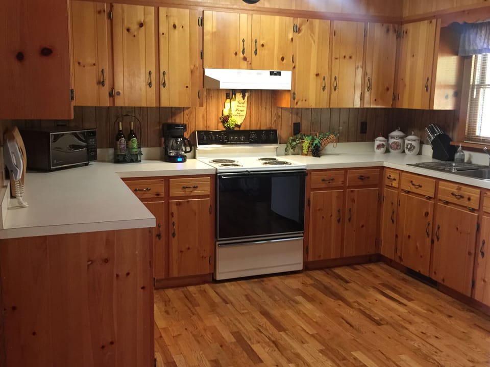 Fully Stocked Kitchen 