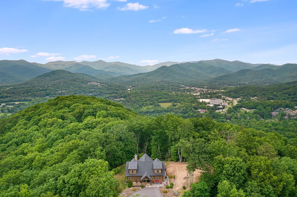 Private Mountain Lodge