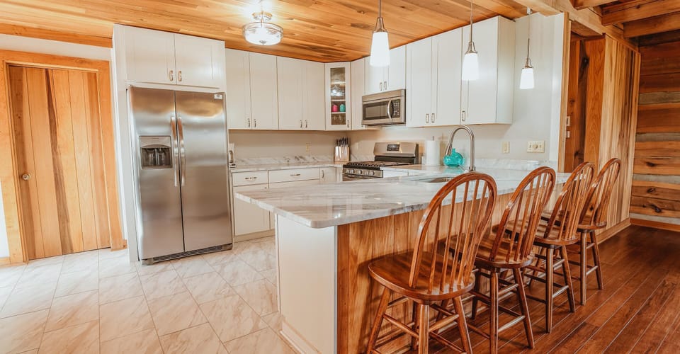 Immaculate gourmet kitchen
