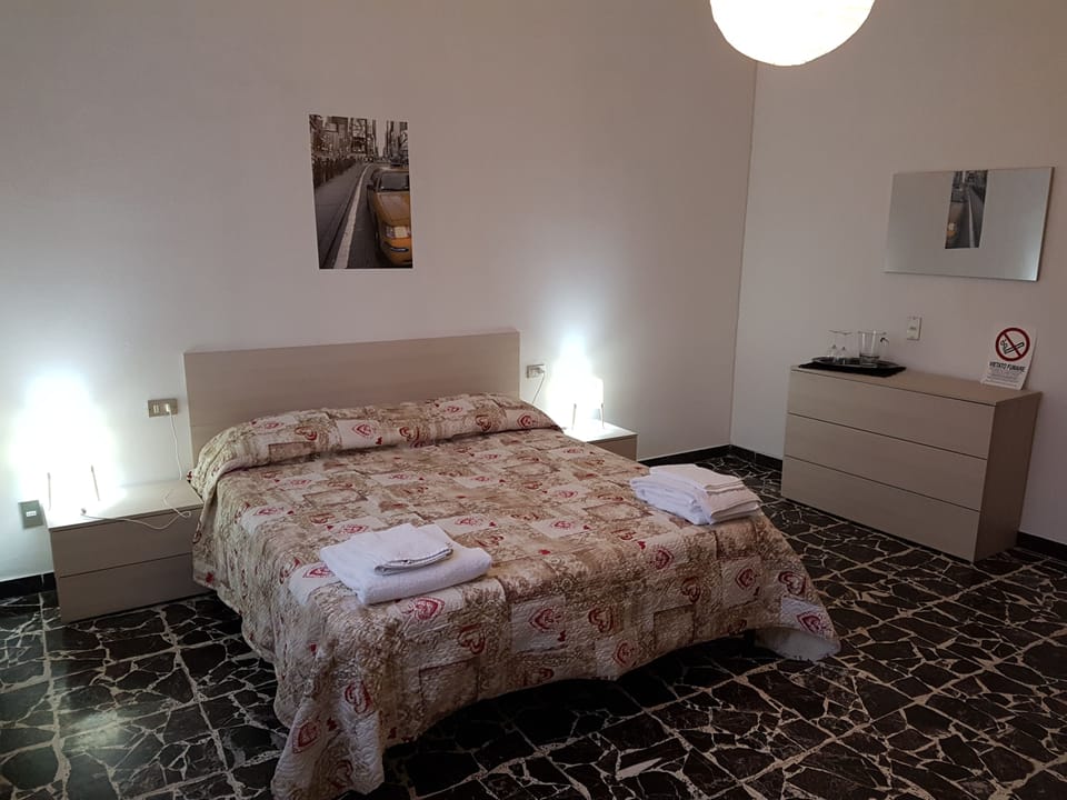 Double Room, Shared Bathroom | Down comforters, rollaway beds, free WiFi, bed sheets