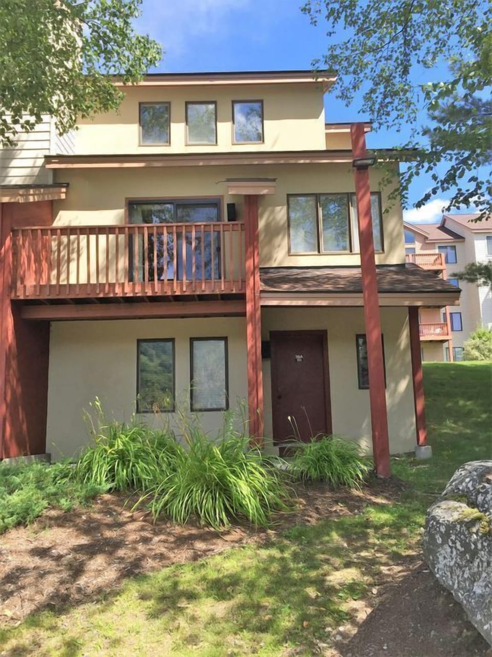 3-Floor Town House