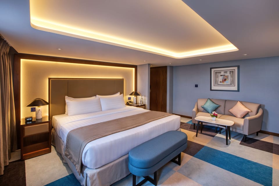 Suite, 1 Double Bed (Captain's) | Hypo-allergenic bedding, in-room safe, desk, laptop workspace