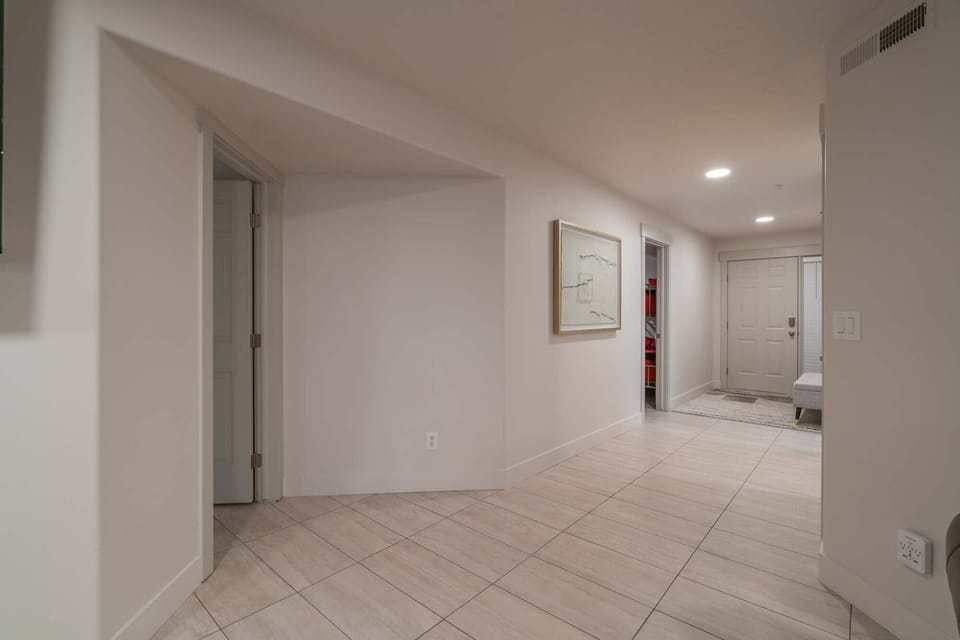 HALLWAY OFF ENTRY