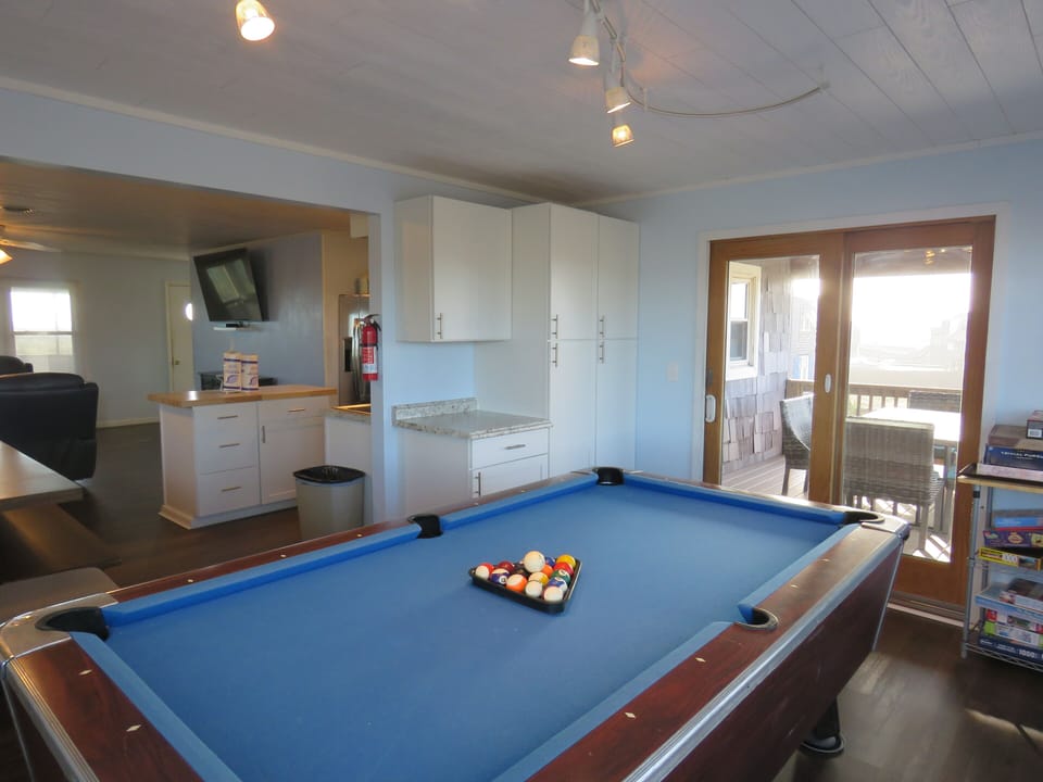 Full size pool table 