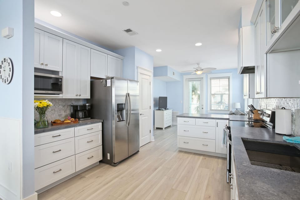 Brand new custom kitchen !!