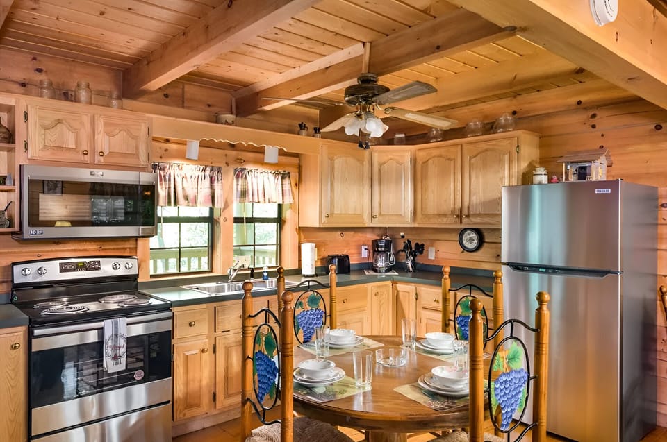 Fully stocked kitchen!