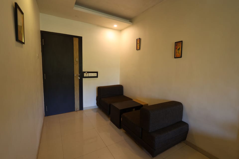 Deluxe Room | Desk, blackout drapes, free WiFi, bed sheets