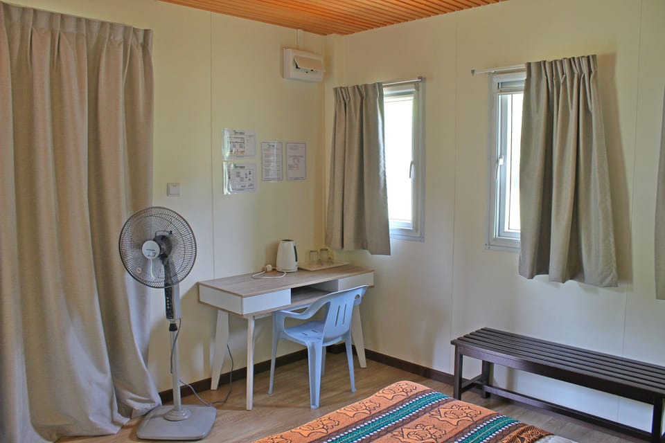Chalet | Desk