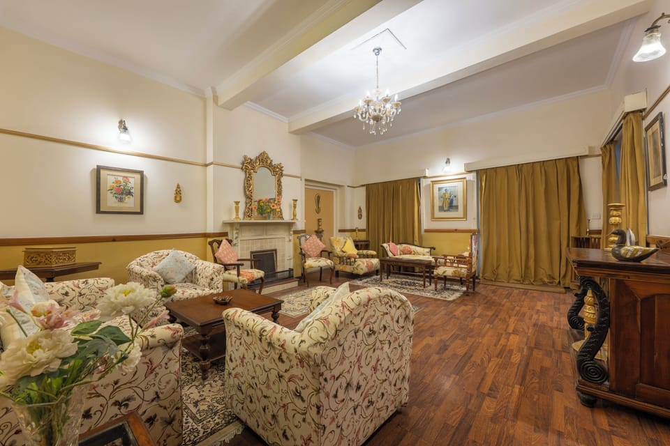 Family Suite | Desk, rollaway beds, free WiFi