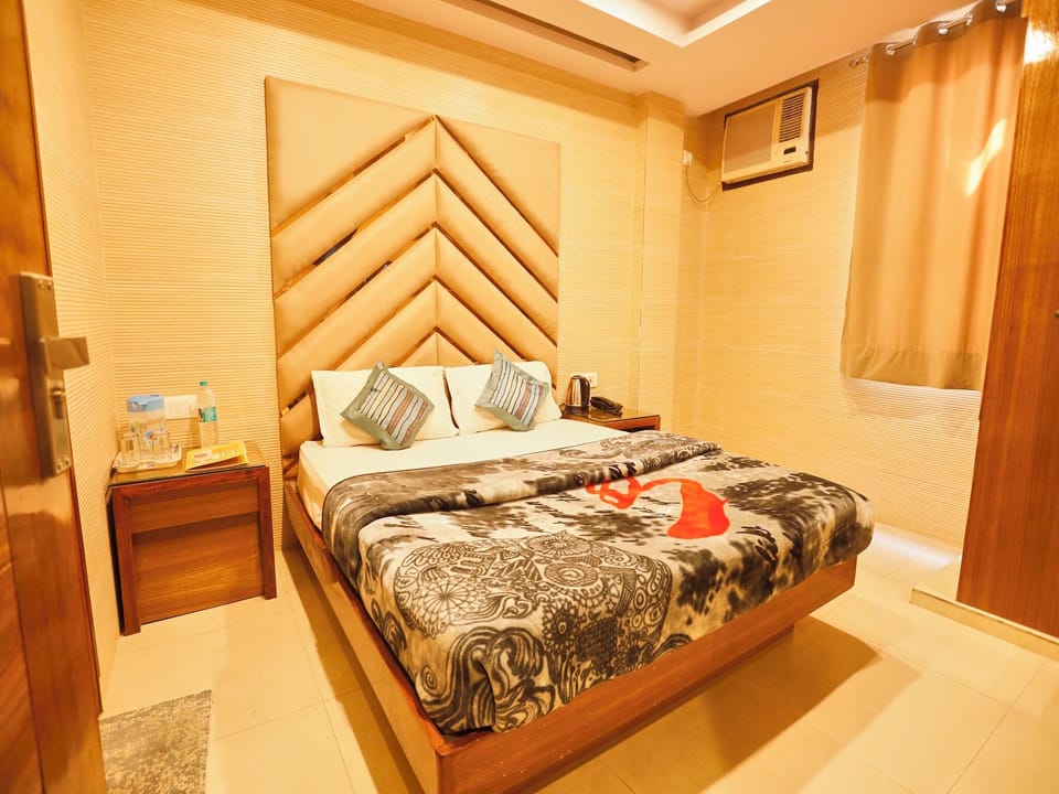 In-room safe, desk, free WiFi, bed sheets