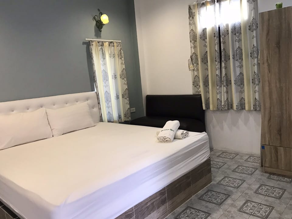 Standard Double Room | Hypo-allergenic bedding, individually decorated, free WiFi, bed sheets