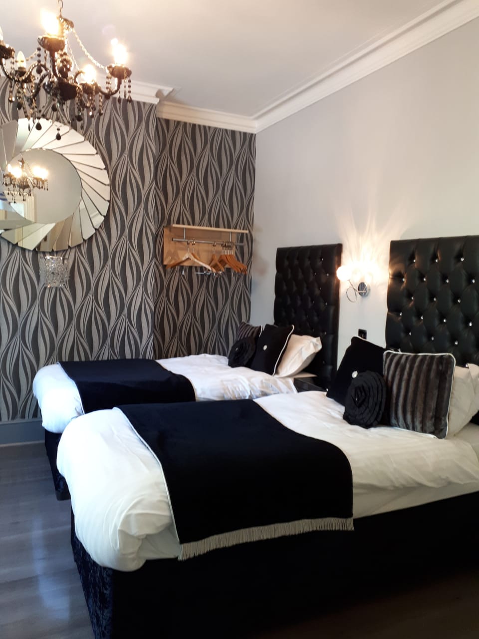 Twin Room | Premium bedding, desk, iron/ironing board, free WiFi