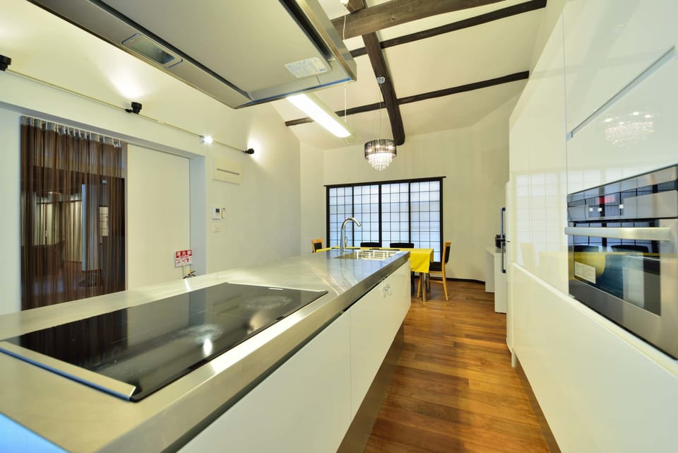 Private Vacation Home | Private kitchenette | Full-size fridge, microwave, oven, stovetop
