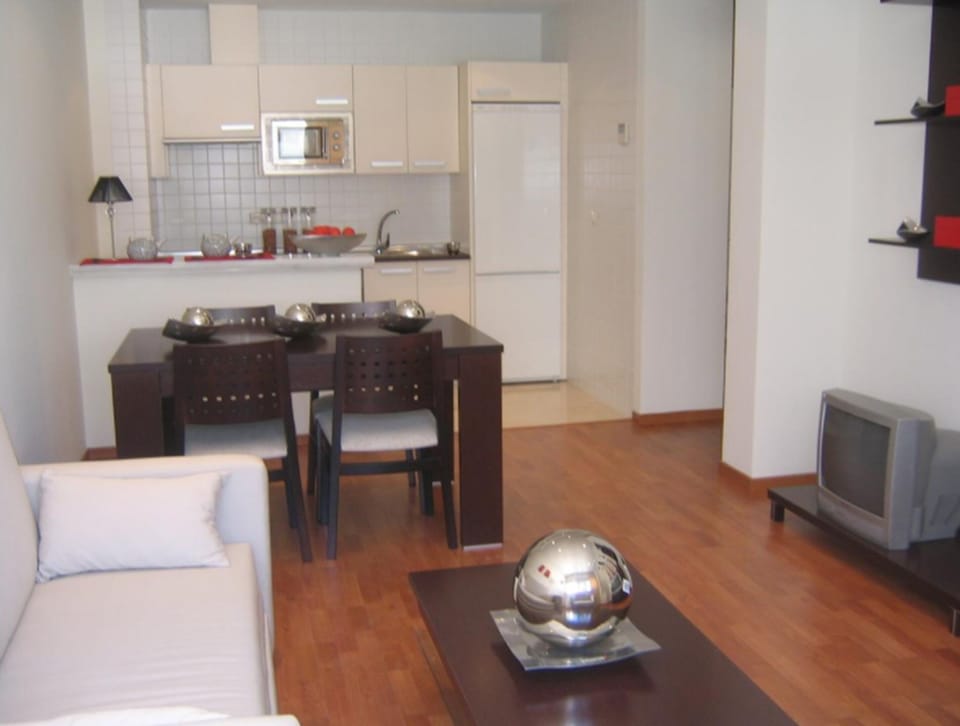 Fridge, microwave, cookware/dishes/utensils