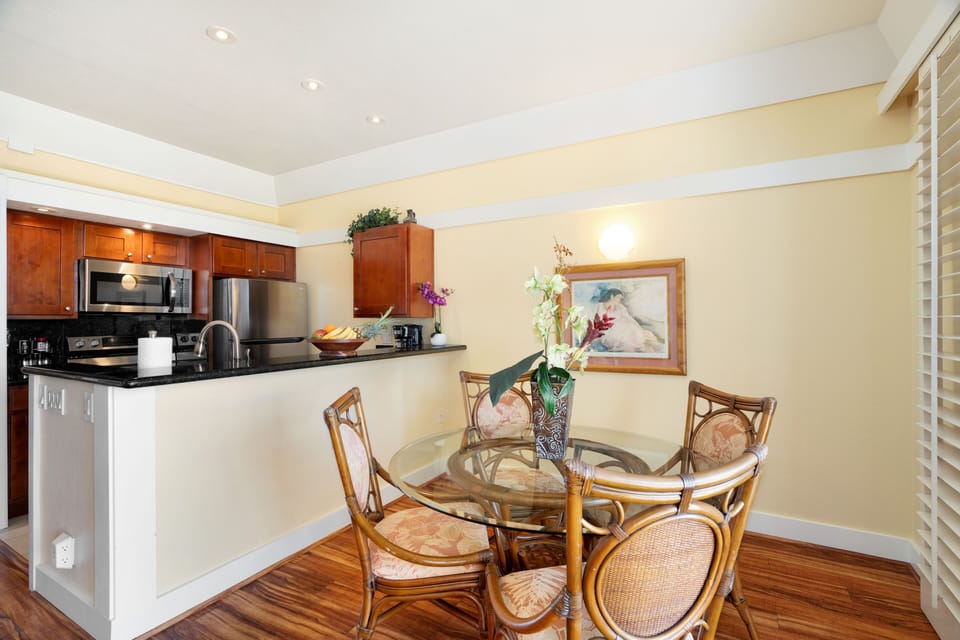 Kitchen and dining area.
