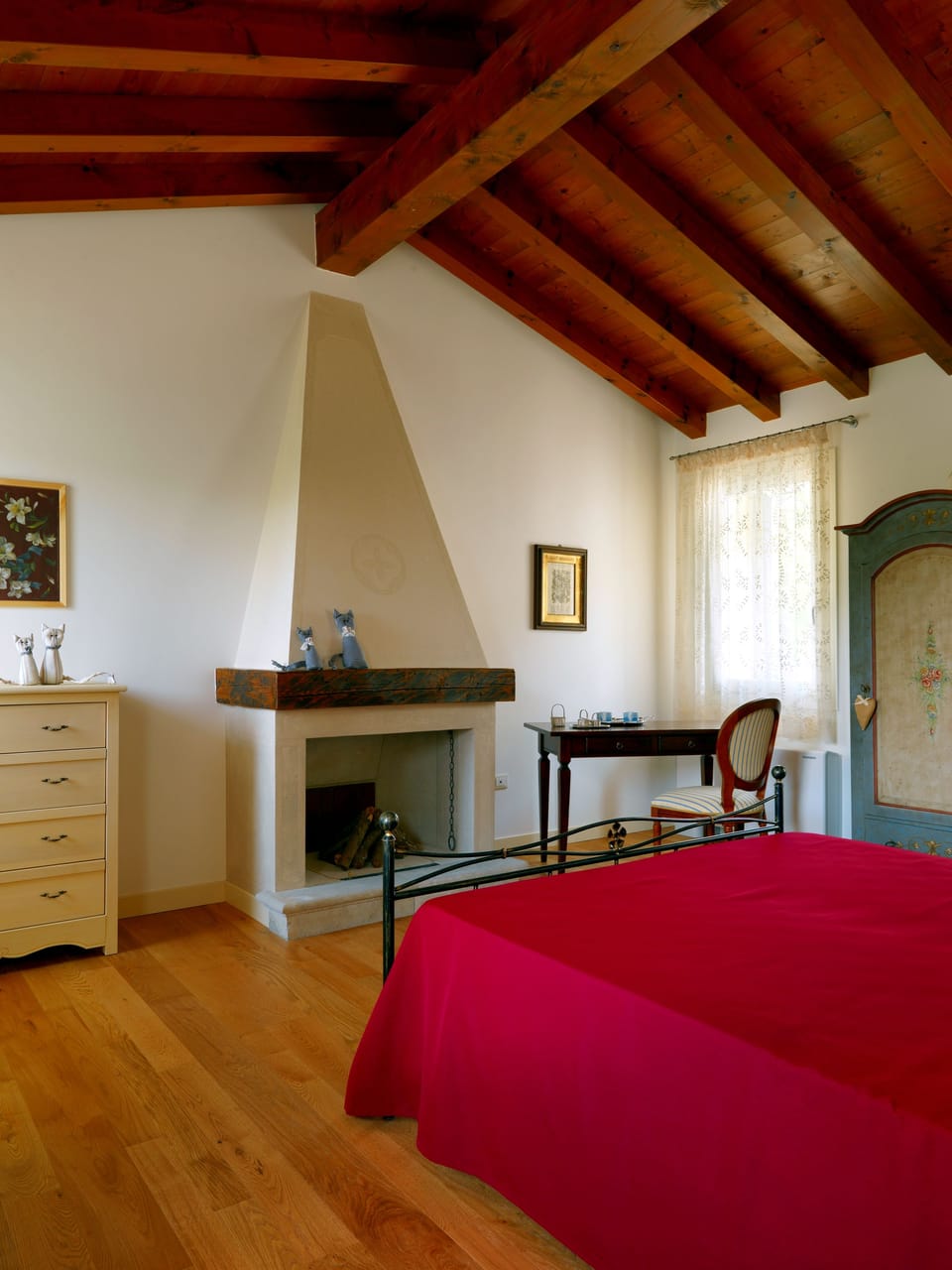Superior Double Room | Individually furnished, desk, cribs/infant beds, bed sheets
