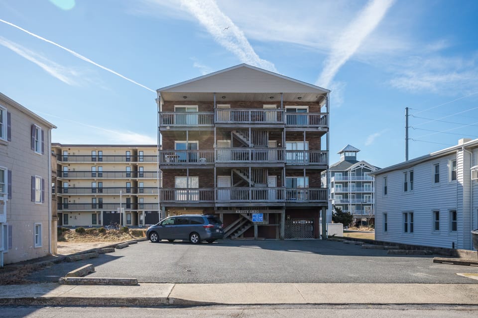 Unit 3 is on 2nd floor on the left