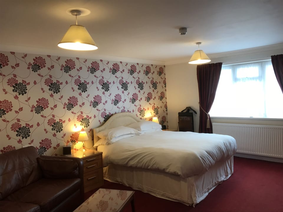 Luxury Double Room, Ensuite, Garden View (Bath and Shower)
