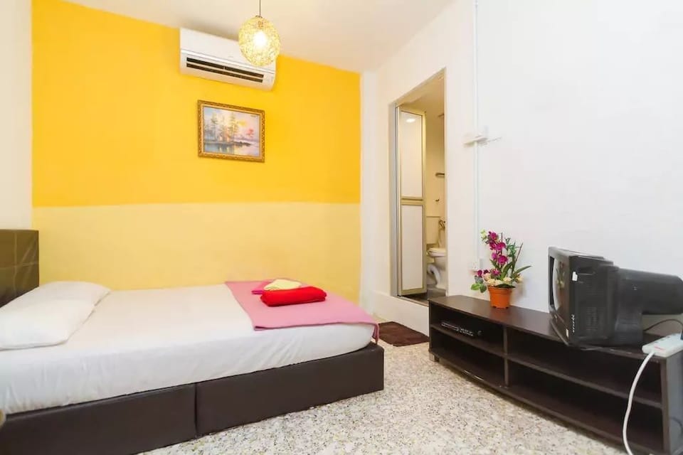 Standard Double Room with Bathroom | Iron/ironing board, free WiFi