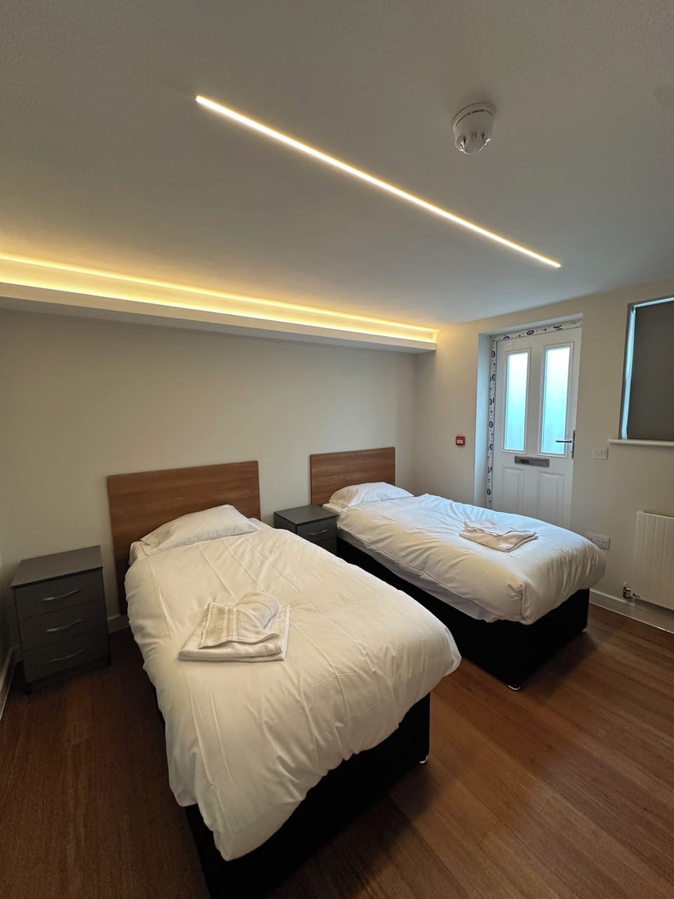 Twin Room | Laptop workspace, iron/ironing board, free WiFi, bed sheets