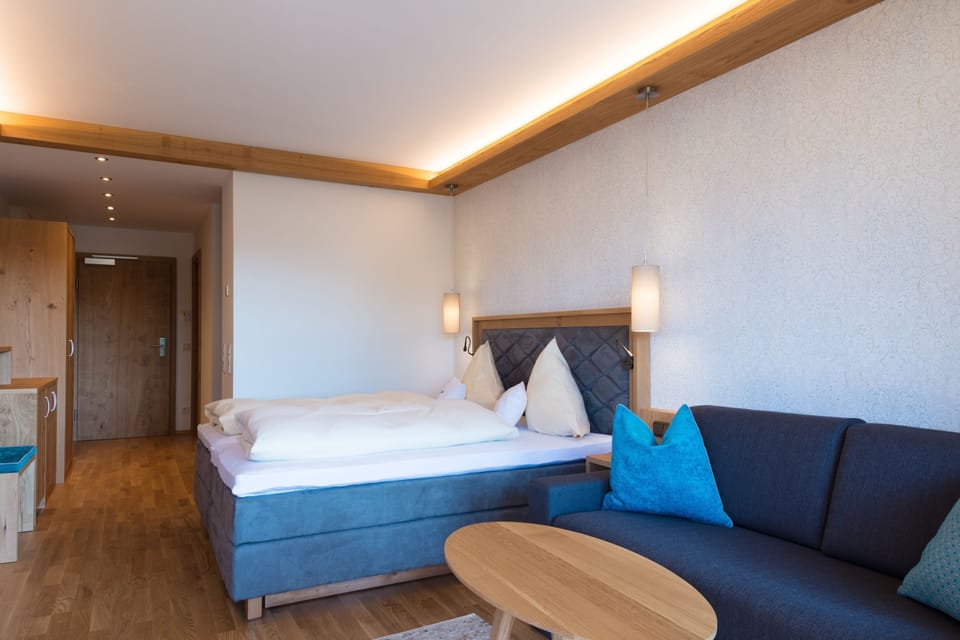 Premium bedding, down comforters, in-room safe, individually decorated
