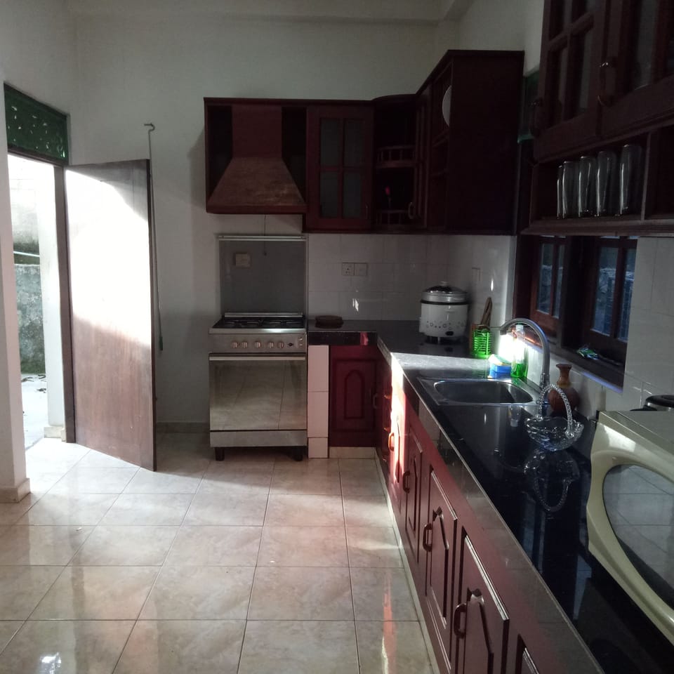 Deluxe Villa, 3 Bedrooms | Private kitchen | Fridge, microwave