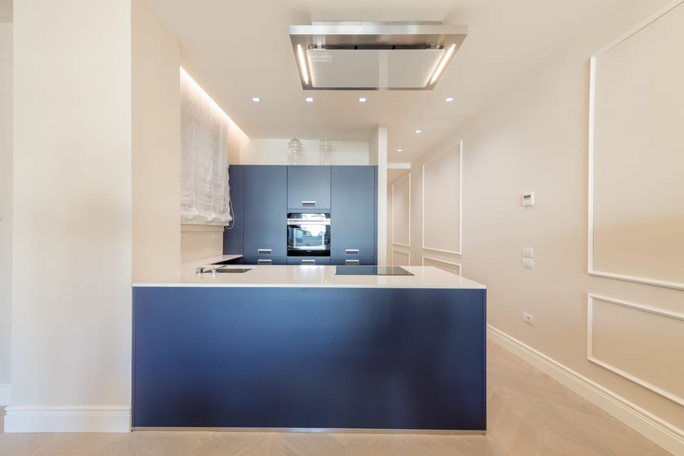 Luxury Condo, 3 Bedrooms | Private kitchen | Fridge, oven, stovetop, dishwasher