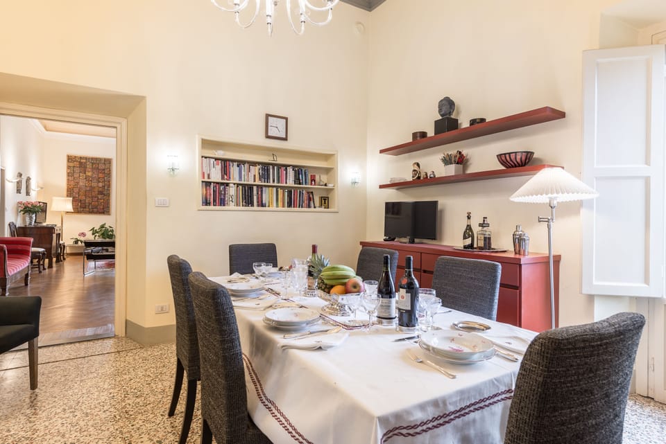 Comfort Condo, 4 Bedrooms | Living area | Flat-screen TV