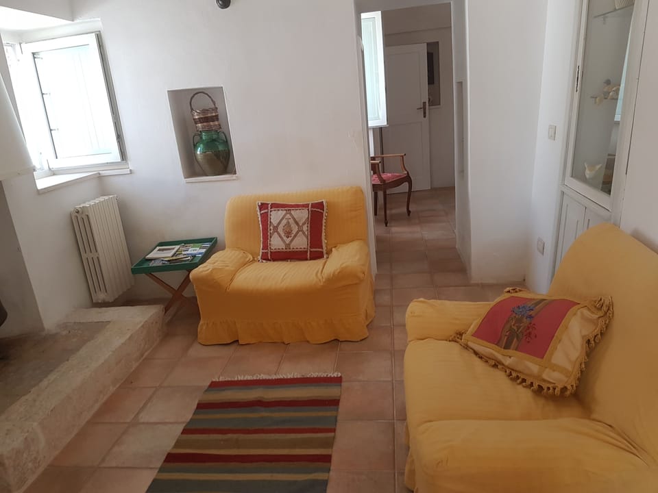 Trullo | Living area | Flat-screen TV